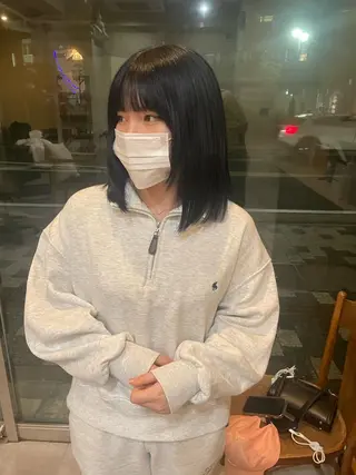 ミディアム あやか/ベージュ /透け感カラーのヘアスタイル