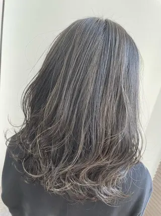 セミロング 白髪ぼかし ハイライト専門/大嶋のヘアスタイル