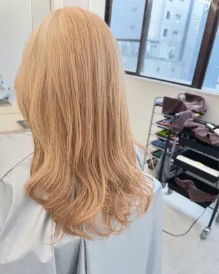 セミロング カラー MOE ~ EIGHT ~のヘアスタイル