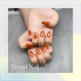 ミディアム トレンド ネイル スタジオのネイルデザイン