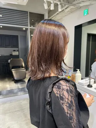 ミディアム 斉藤 瑞恵のヘアスタイル
