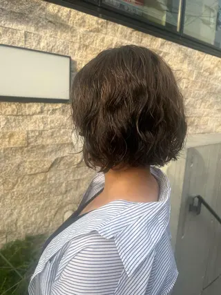 ショート カラー パーマ ✨透明感カラー✨ 🦖佐々木未来🦕のヘアスタイル