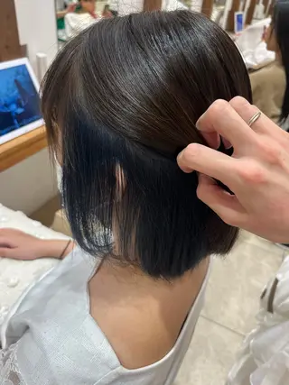 ミディアム カラー 貝本 遥那のヘアスタイル