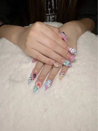 ネイル ねいる屋　Anela 美優のネイルデザイン