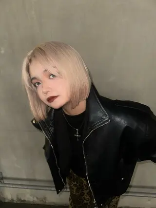 ミディアム カラー naito/ブリーチ /エクステ/縮毛のヘアスタイル