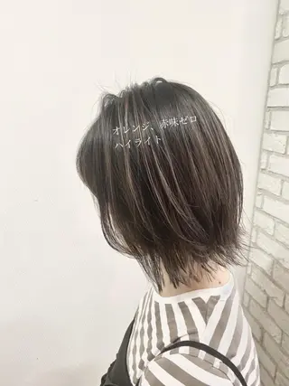 ミディアム 山本 茉希のヘアスタイル