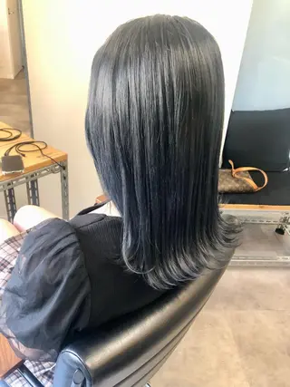 セミロング カラー OFF YUYAのヘアスタイル