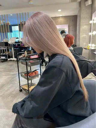 ロング ブリーチ、髪質改善 Noe心斎橋店のヘアスタイル
