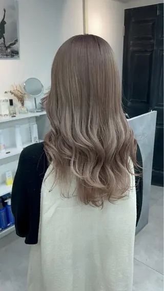 ロング ハイトーン/ブリーチ 八重津 晃輔のヘアスタイル