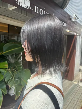 ミディアム 顔周りのデザイン特化 井手麻梨栄のヘアスタイル