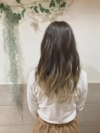 セミロング カラー LOST CITY 横浜所属・🪐脱白髪染め 🪐松尾菜々美のヘアスタイル