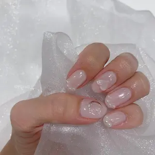 ネイル 𝘙𝘪𝘰𝘯𝘢 ...🕯🤍のネイルデザイン