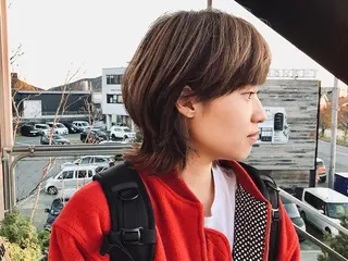 ミディアム 岡田 恭明のヘアスタイル