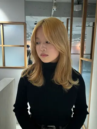 ミディアム mei|顔まわり ×透明感カラーのヘアスタイル