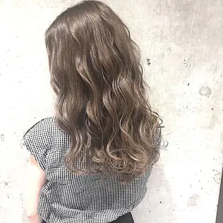 ロング カラー AVANCE emiのヘアスタイル