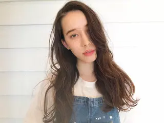 セミロング sand&rose所属・逗子、パーマスタイル ナオイカイラのヘアスタイル