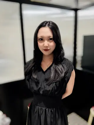 ロング カラー 韓国ヘア暗髪 ダブルカラーメンズ可のヘアスタイル