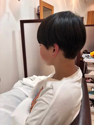 ショート シンセティックヘアデザイン所属・吉井 愛のヘアスタイル