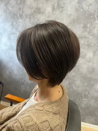 ショート カラー 二俣 秋亜のヘアスタイル