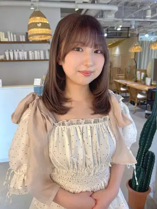 セミロング カラー shu ブラウンピンクカラーのヘアスタイル