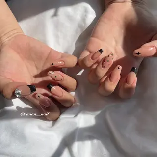 ネイル 𝓇𝒶𝓃𝒶𝓃 𝓃𝒶𝒾𝓁のネイルデザイン