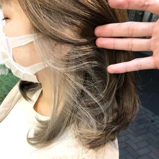 ミディアム カラー 細沼 葵のヘアスタイル
