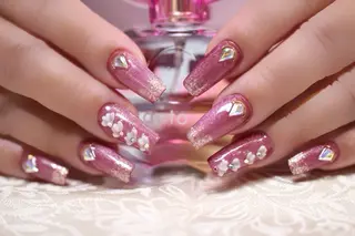 ネイル ママリンド　志村坂上店所属・しみ えんのネイルデザイン