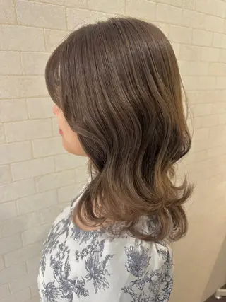 セミロング 大人レイヤー& 透明感カラー💄のヘアスタイル