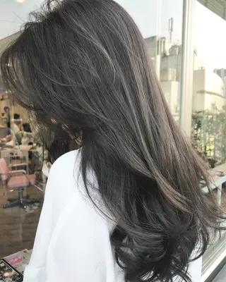 ロング ユイナ カラーモデル大募集のヘアスタイル