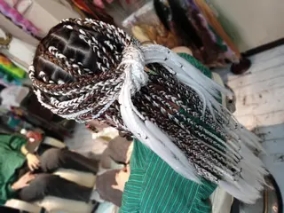 ロング ヘアアレンジ scamp ★のヘアスタイル