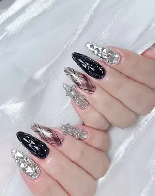ネイル 🎀M nails✨ ビューティーのネイルデザイン
