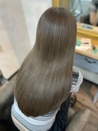 セミロング ✨艶髪&レイヤー ✨小清水友紀のヘアスタイル