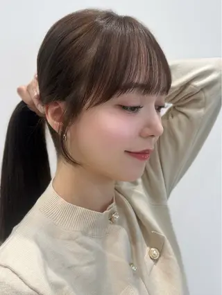 セミロング 前髪顔周りレイヤー 韓国 SAYAKAのヘアスタイル