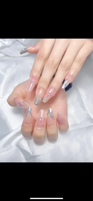 ネイル LEELA NAIL STUDIO所属・LEELA NAIL STUDIOのネイルデザイン