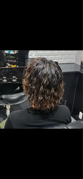 ミディアム パーマ メンズ 前田賢生 ご新規様はNGのヘアスタイル