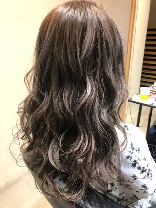 カラー 早川 真幸のヘアスタイル