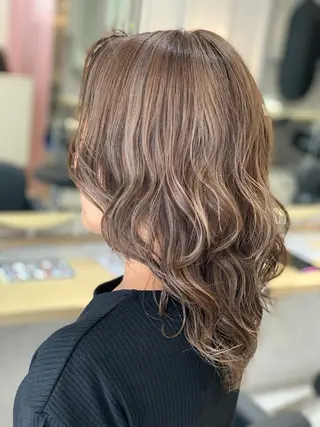 ミディアム カラー ヘアアレンジ 髪質改善×ハイトーン 中田啄也のヘアスタイル