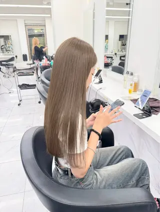 セミロング カラー ヘアアレンジ 韓国トレンドの 達人♡のヘアスタイル