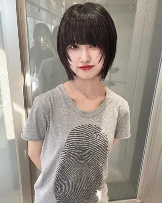 ショート ウルフカット／吉村 桃子のヘアスタイル