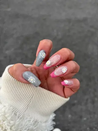 ネイル Feliz所属・Feliz 楽しいネイルサロンのネイルデザイン