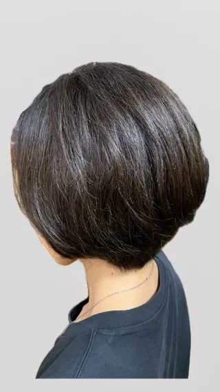 カラー 石井 智美のヘアスタイル