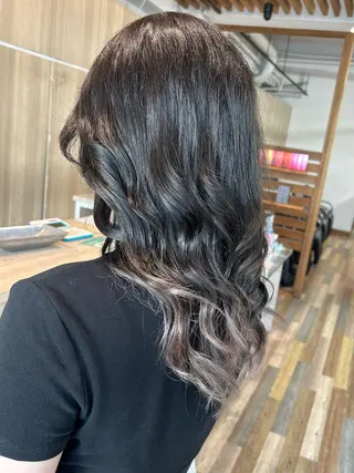 ミディアム 志賀　輝/ハイライト /縮毛矯正/髪質改善のヘアスタイル