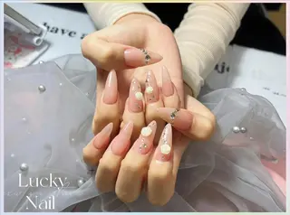 ネイル Lucky Nail Studioのネイルデザイン