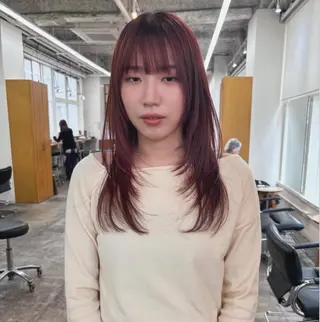 ロング 𝗿 𝗶 𝗶 ／ナチュラルカラーのヘアスタイル
