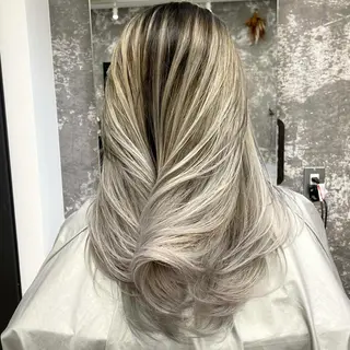 セミロング カラー ヘアアレンジ アンドウ ユウ/ レイヤーカット/韓国のヘアスタイル