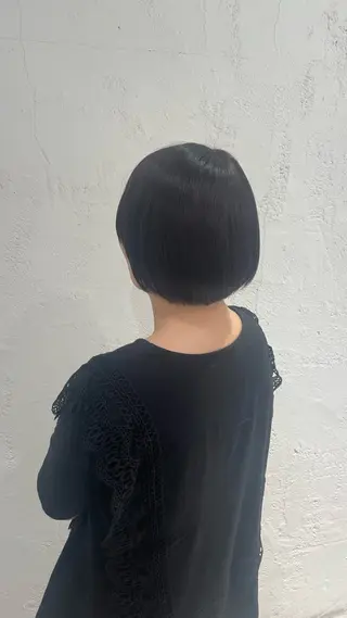 ショート 艶カラー/ ストレート/くるみのヘアスタイル