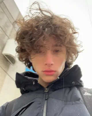 ショート パーマ メンズ 吉田一輝 外国人パーマのヘアスタイル