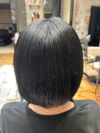ショート カラー 和田 茉日琉のヘアスタイル