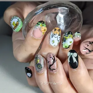 ネイル フラワー ムーンのネイルデザイン