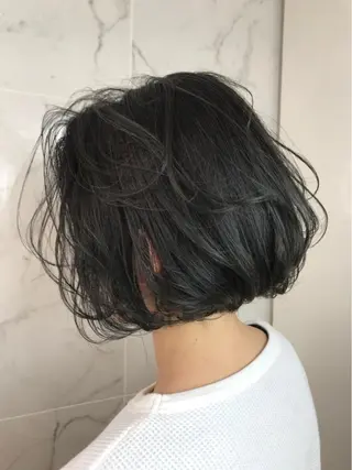 ミディアム カラー AVANCE emiのヘアスタイル